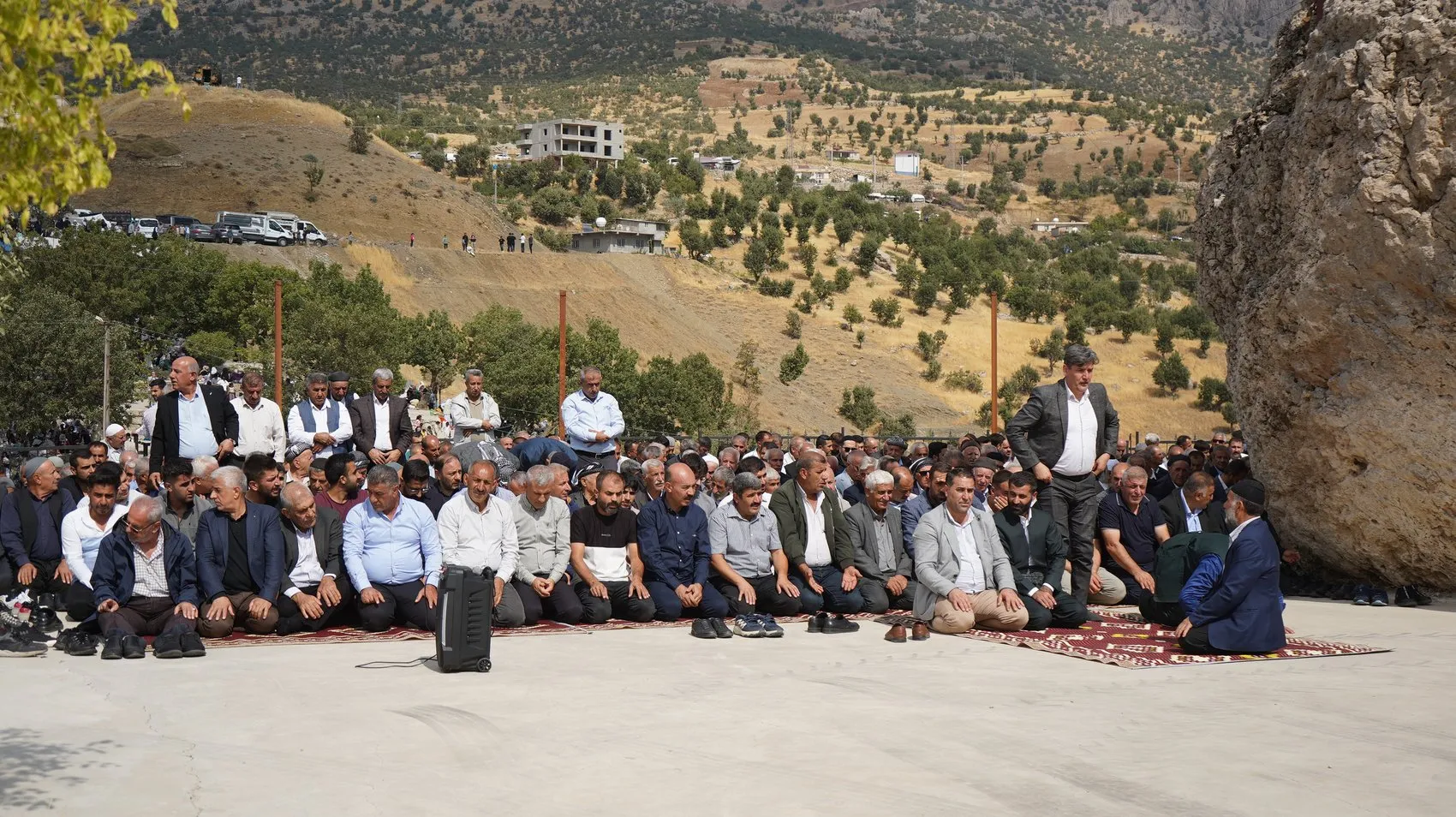 Cudi Dağı'nın gölgesinde 300 yıllık buluşma: 5 bin kişi aynı sofrada barış için bir araya geldi