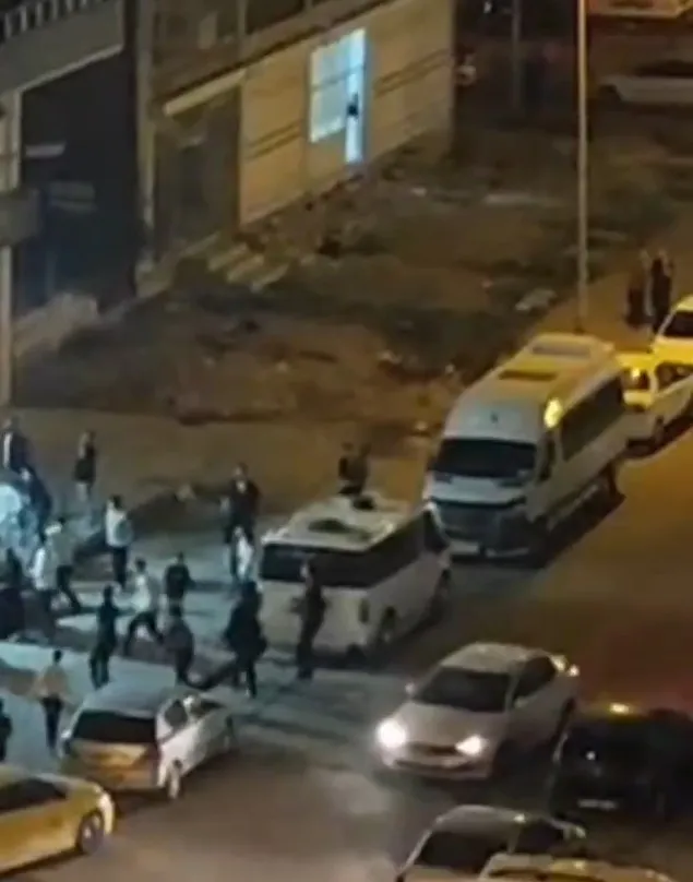 Mutlulukla Başlayan Gece Kabusa Döndü: Nişan Töreninde Sandalyeler Havada Uçuştu