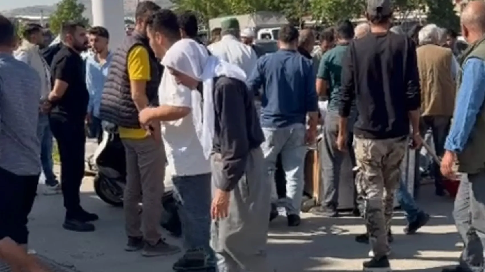 Şanlıurfa'da hesaplaşma: Bıçaklı saldırganın sopalı dayakla biten kaçışı