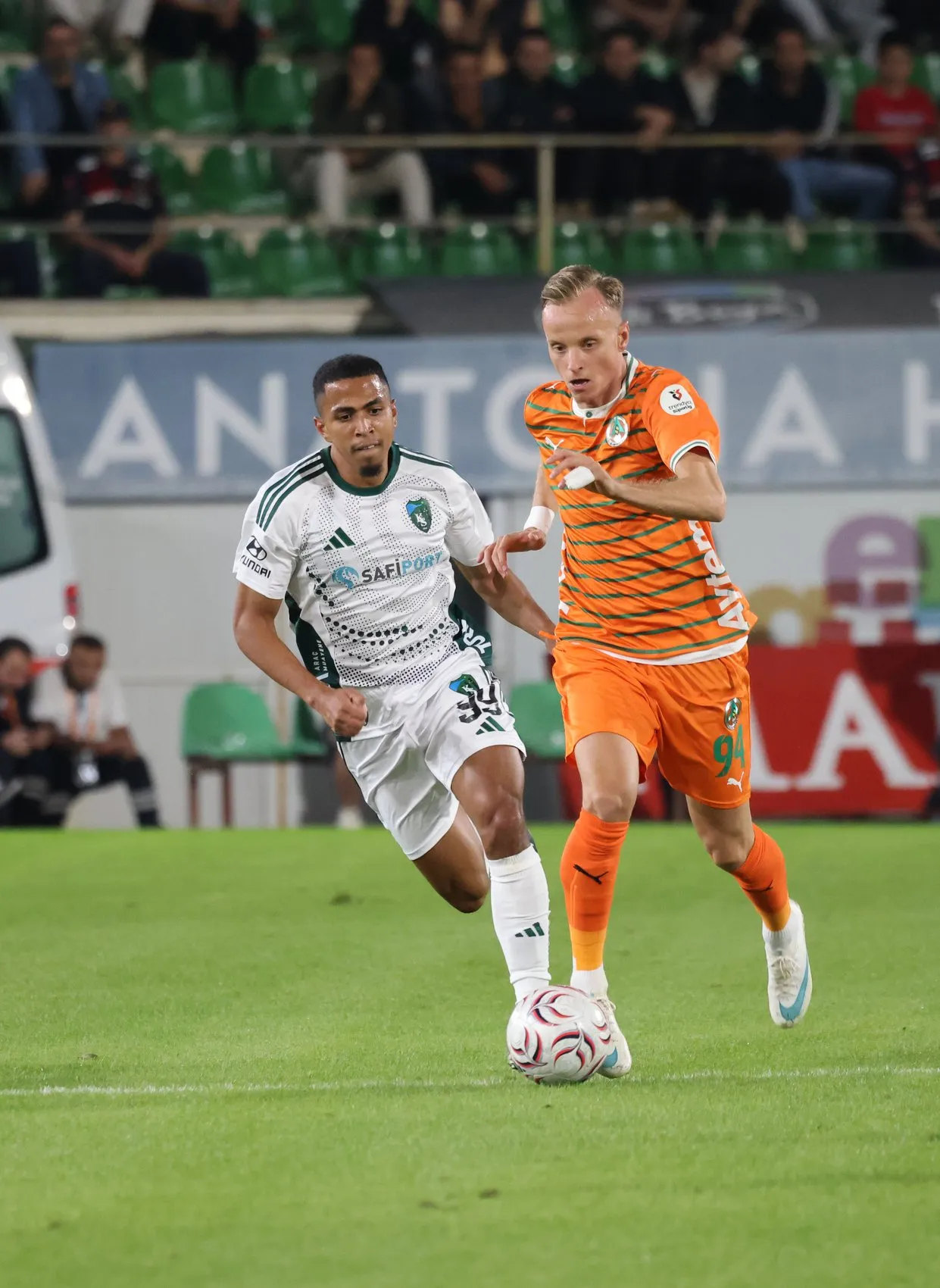 Alanya Oba Stadı'nda Kocaelispor fırtınası: Ev sahibi puan çıkaramadı