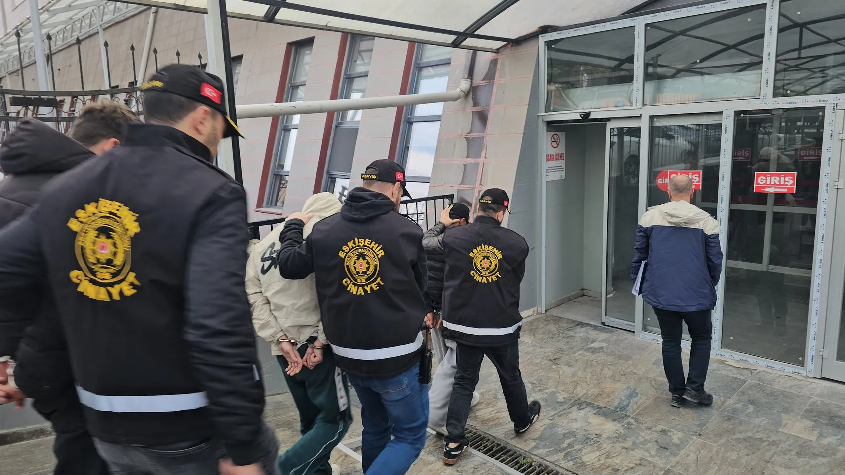 Eskişehir'de sokak ortasında dehşet: Husumet kavgası kanlı bitti