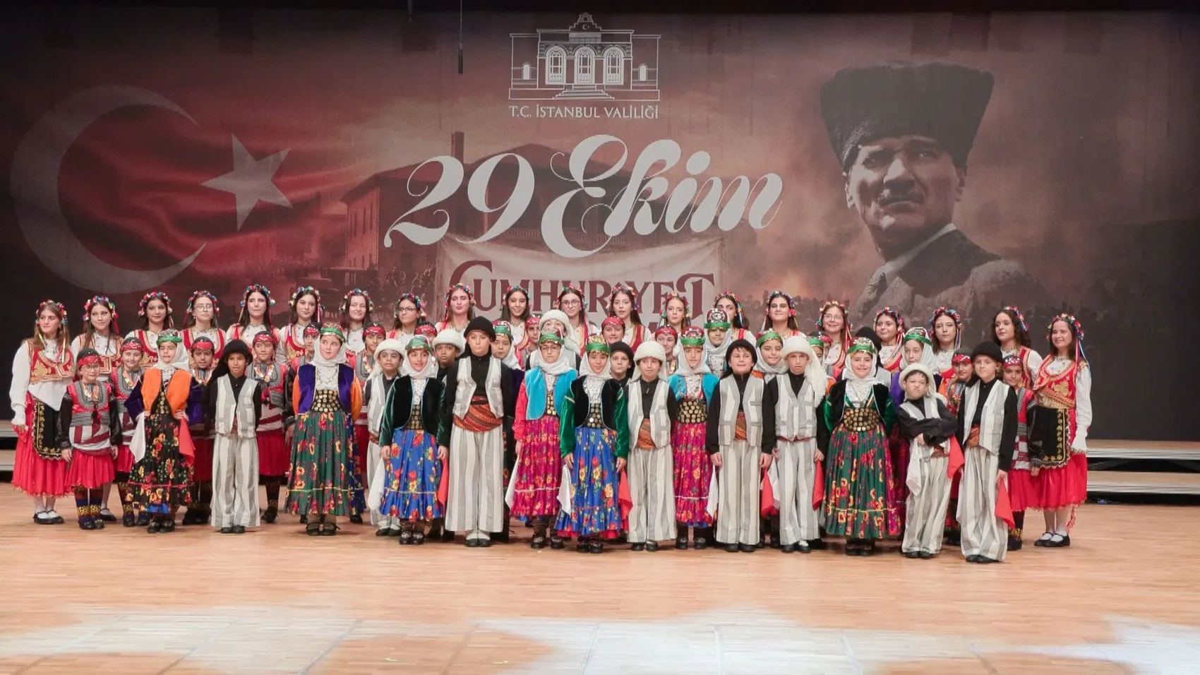 İstanbul'da Cumhuriyet Coşkusu: 103. Yıl Dönümü Cemal Reşit Rey'de Taçlandı
