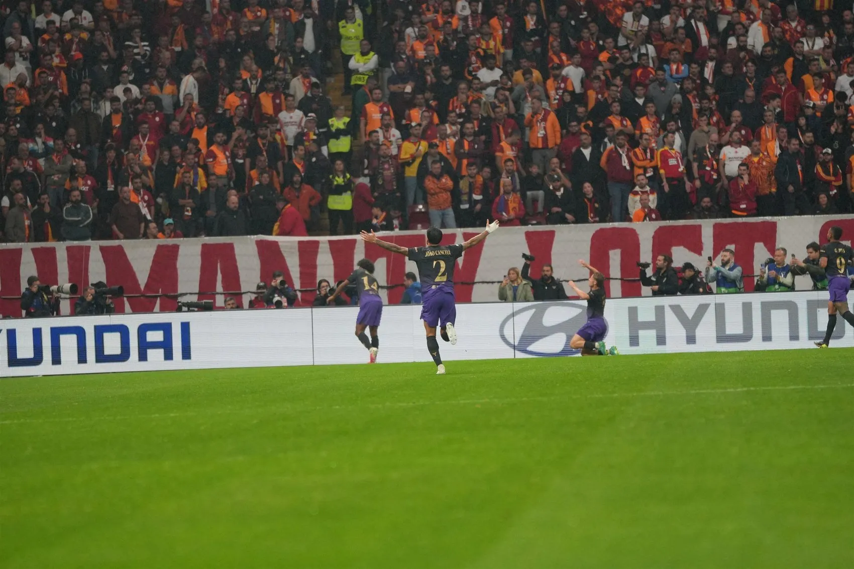 Rams Park'ta hayal kırıklığı: Galatasaray devler arenasında Barcelona'ya boyun eğdi