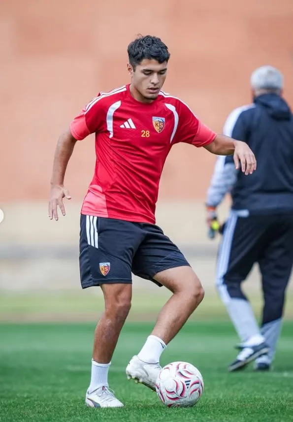 Zirvenin sahibi Kayserispor'da şampiyonluk mesaisi hız kesmiyor