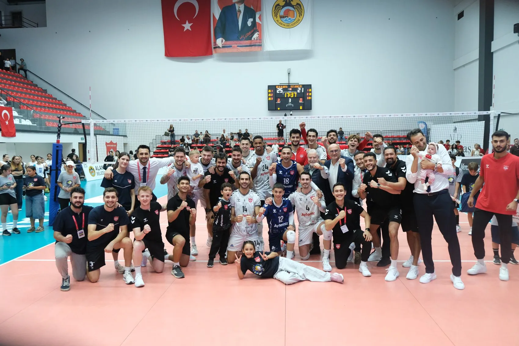 Alanya Belediyespor evinde hata yapmadı: Efeler Ligi'nde galibiyet serisi sürüyor