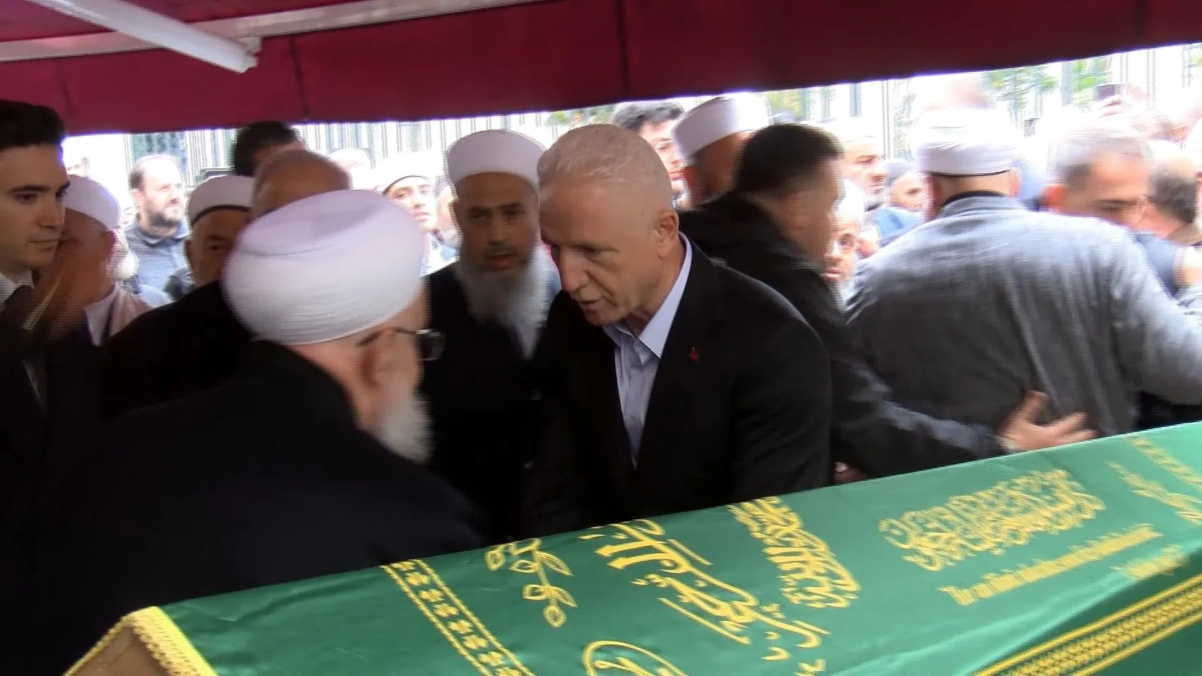 Fatih'te yürek yakan veda: Hafız Mahmut'un son yolculuğu