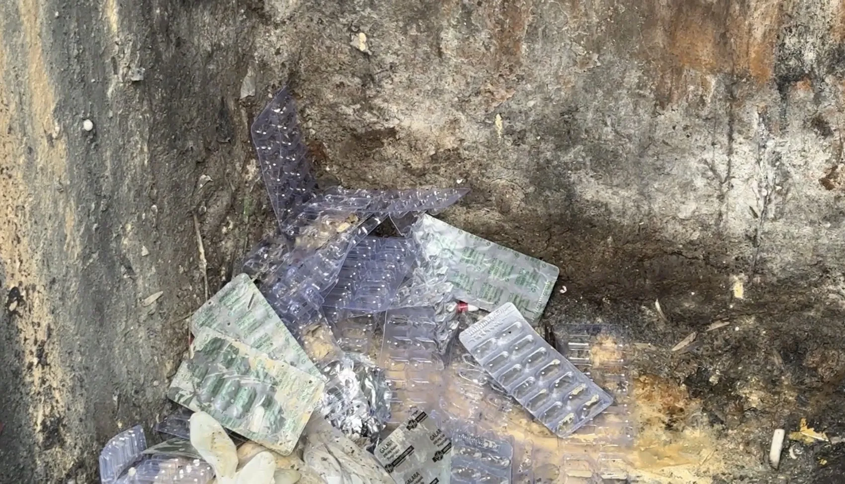 Çöp konteynerindeki şüpheli koliler devasa bir uyuşturucu ağını deşifre etti