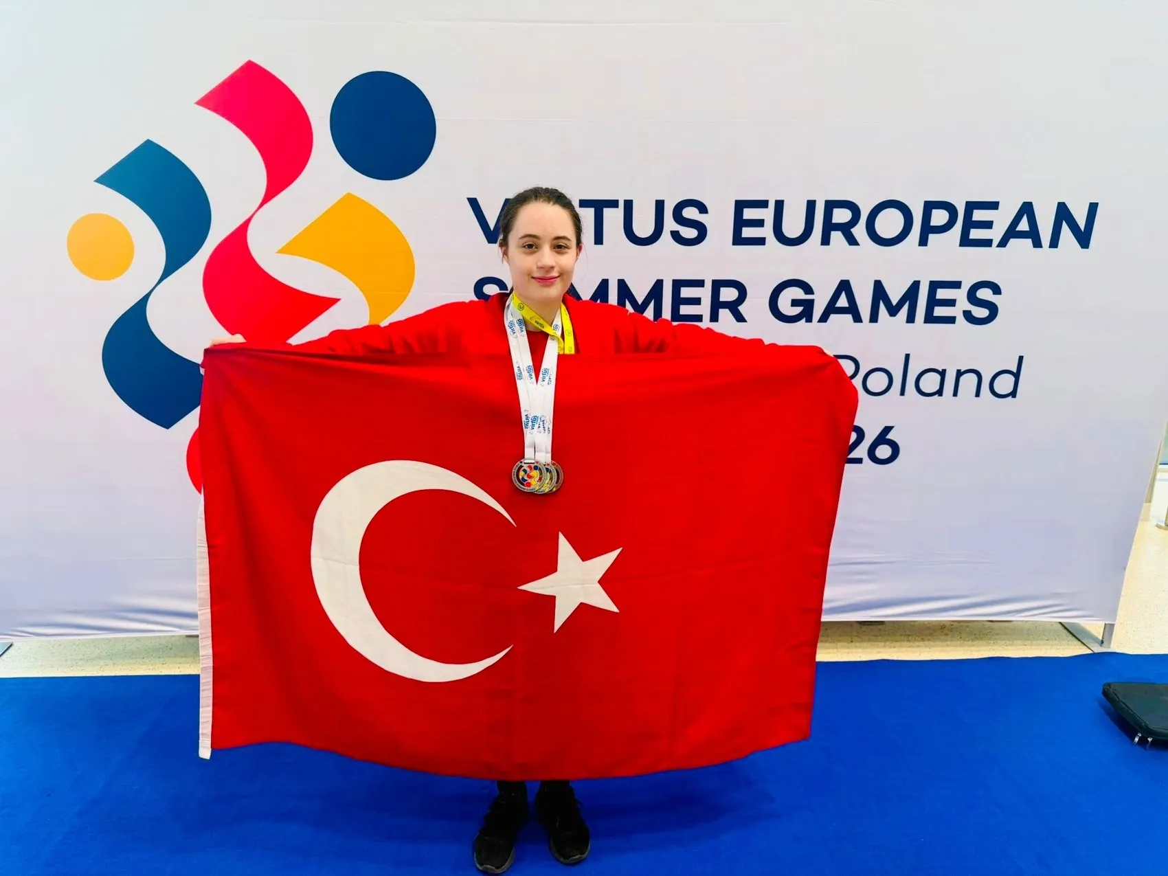 Havuzdaki rekorlardan kampüs sıralarına: Milli sporcu Ada Zehra'nın azim dolu hikayesi