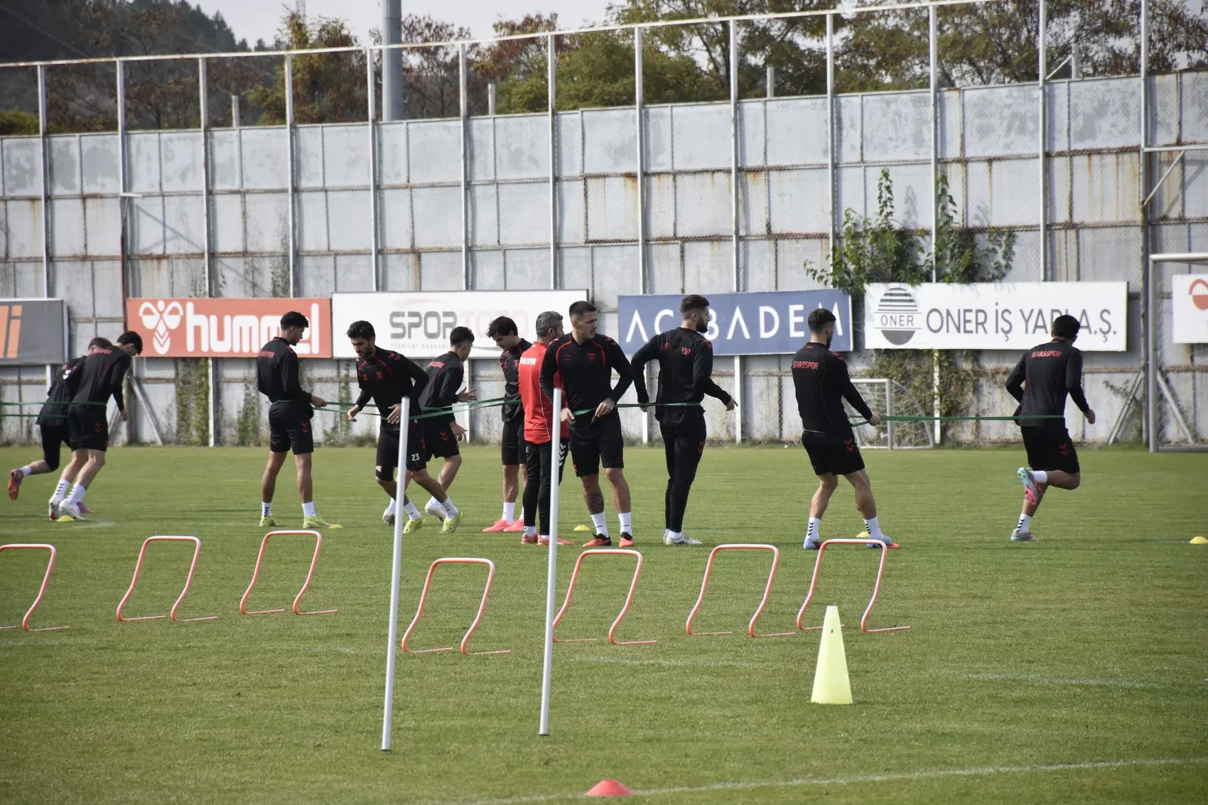 Sivasspor'da transfer kapıları kapalı: İsmet Taşdemir'in gözü sakat oyuncuların dönüşünde