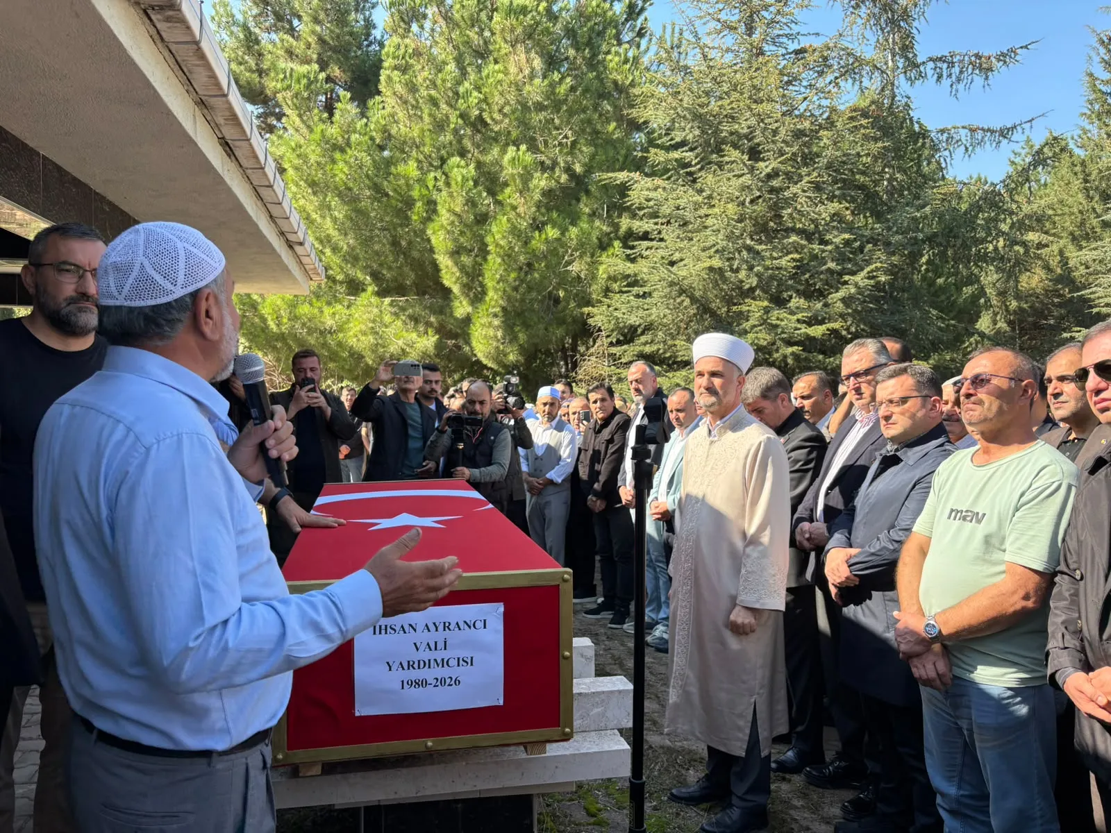 Amasya'da hüzünlü veda: Vali Yardımcısı İhsan Ayrancı son yolculuğuna uğurlandı