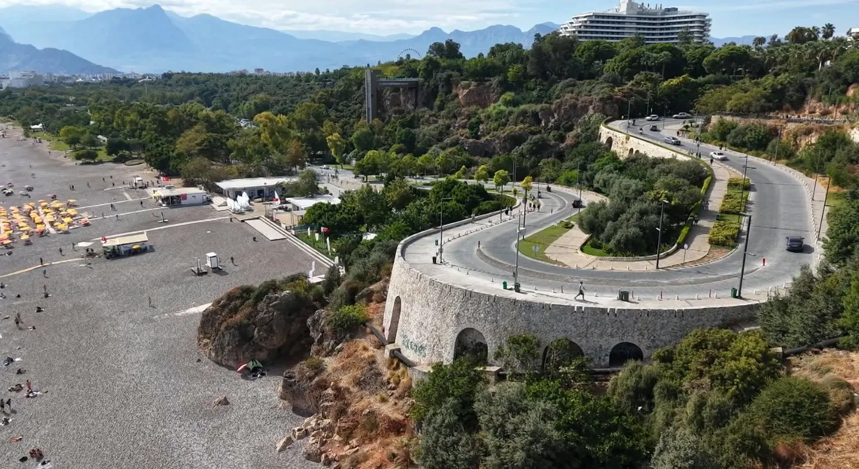 Antalya'nın zamana yenik düşen ve değişen yüzü: Arşivlerden günümüze bir şehir portresi