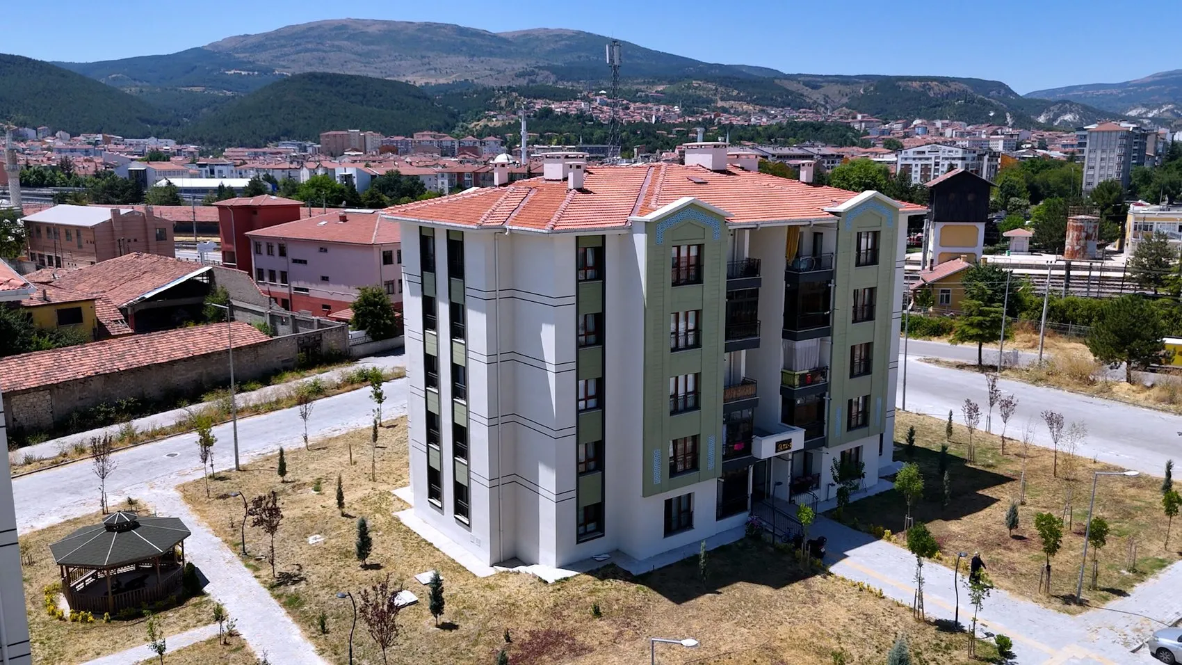 Kütahya'da dönüşümün yüzü güldü: Deprem korkusunu geride bırakan aileler yeni yuvalarında