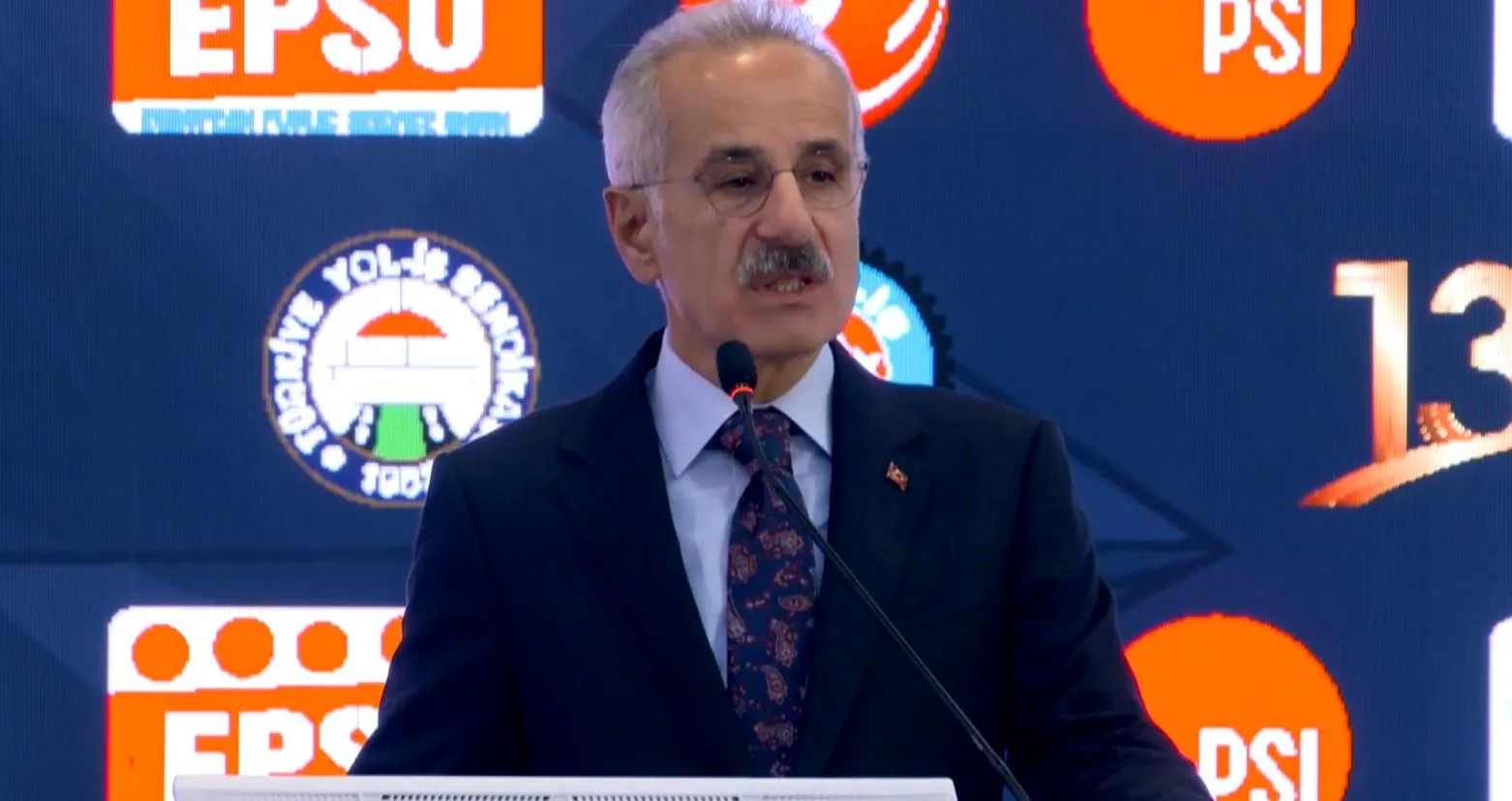 Bakan Uraloğlu'ndan sendikalara mesaj: İşçi ile kurulan diyalog köprüsü güçlenecek