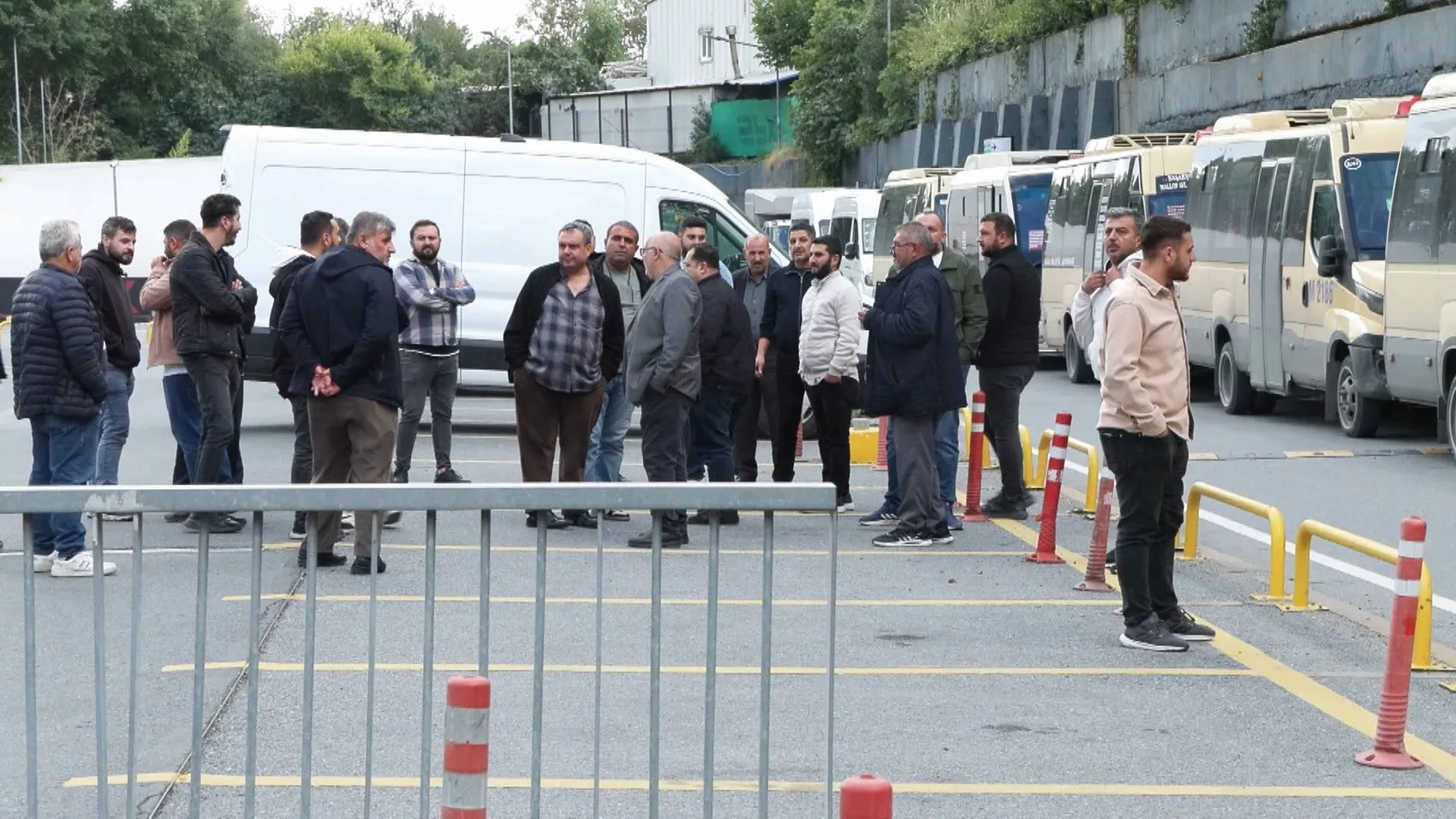 Minibüsçülerin radikal kararı: Hattımızı iptal edin, bizi taksici yapın