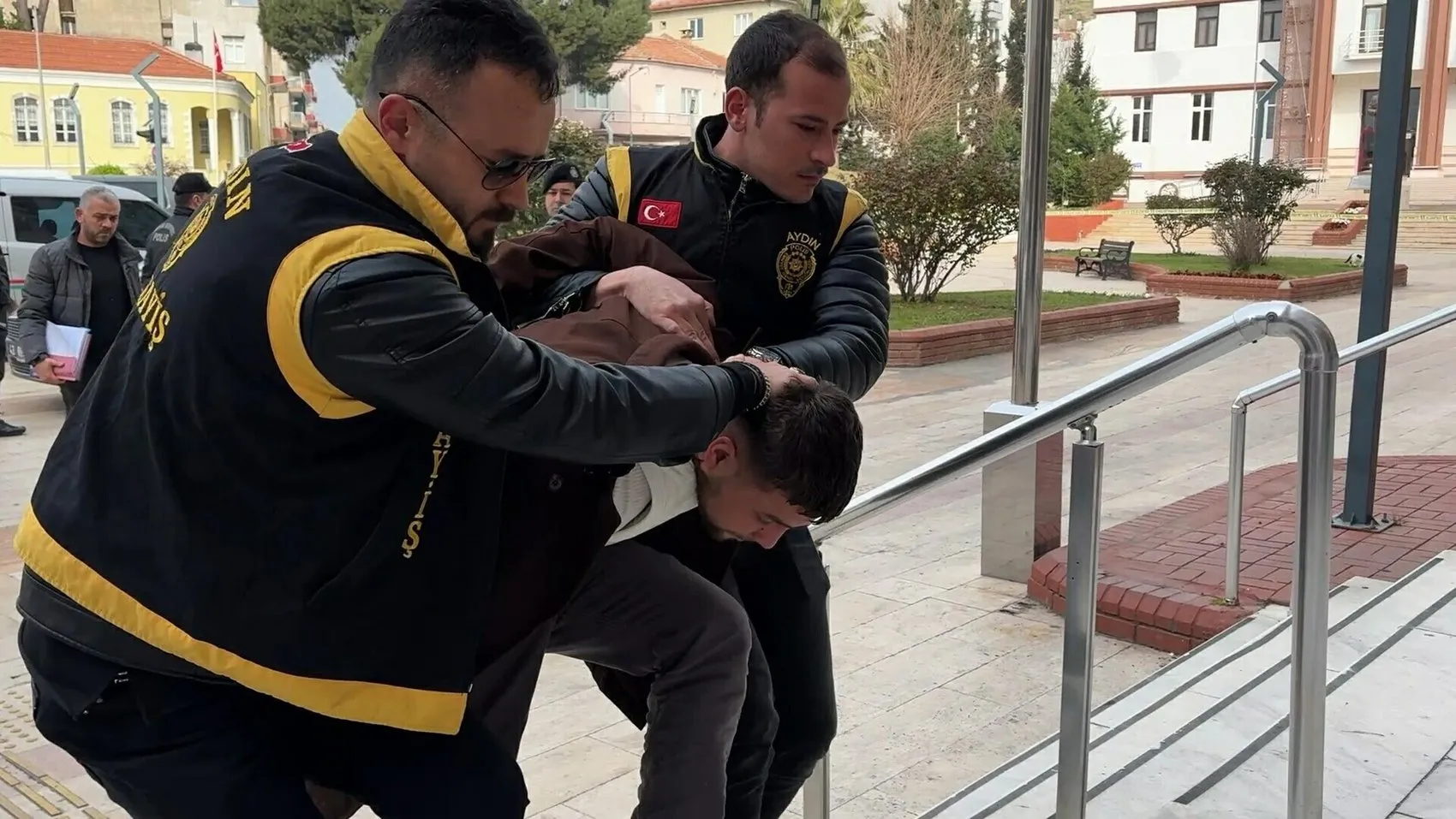 İki kardeşi fırında katletmişti: Mahkemede şaşırtan tahliye çıkışı