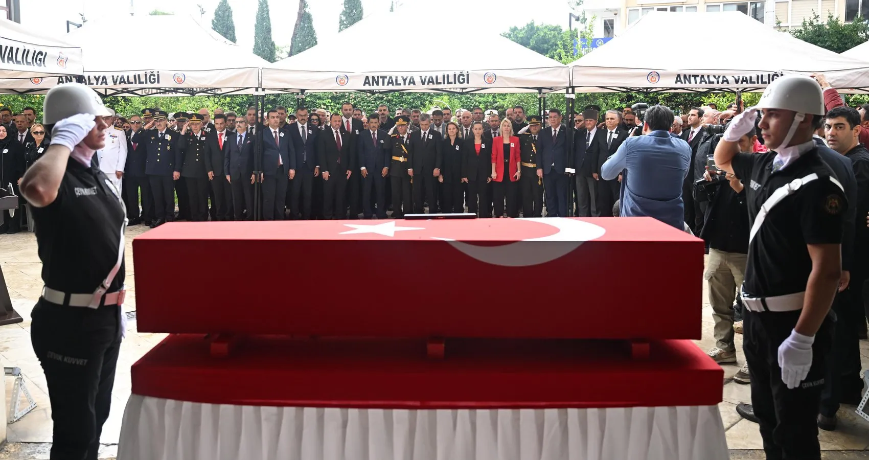 Muratpaşa Kaymakamı İhsan Kara'nın son mesajı: Görevinin başındayken veda etti