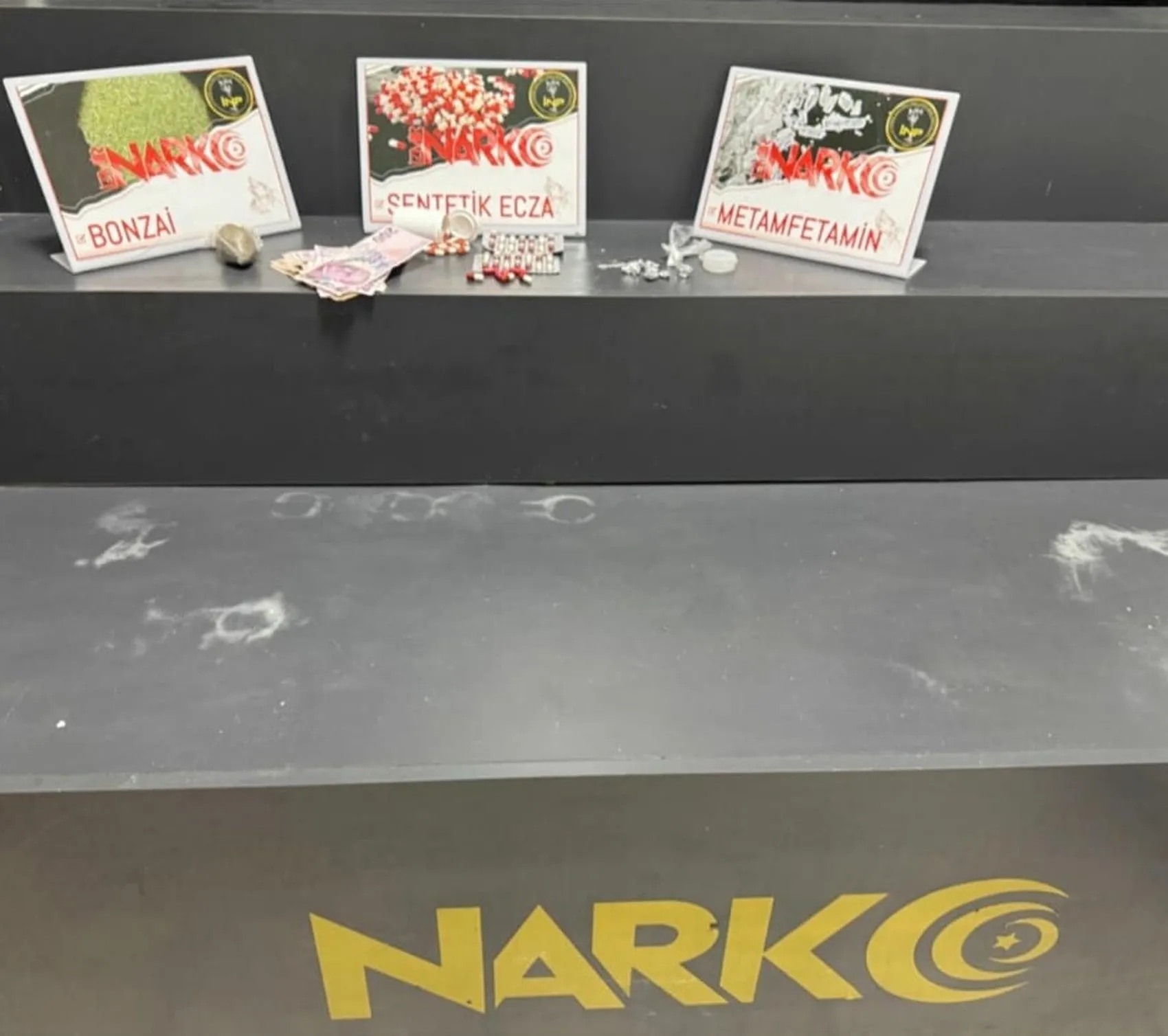 İzmir'de Narko Alan operasyonu: Zehir tacirlerine ağır darbe