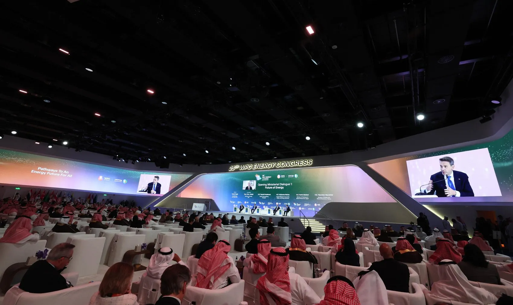 Riyad'da kritik mesaj: Enerji piyasalarının geleceği ortak akılda gizli
