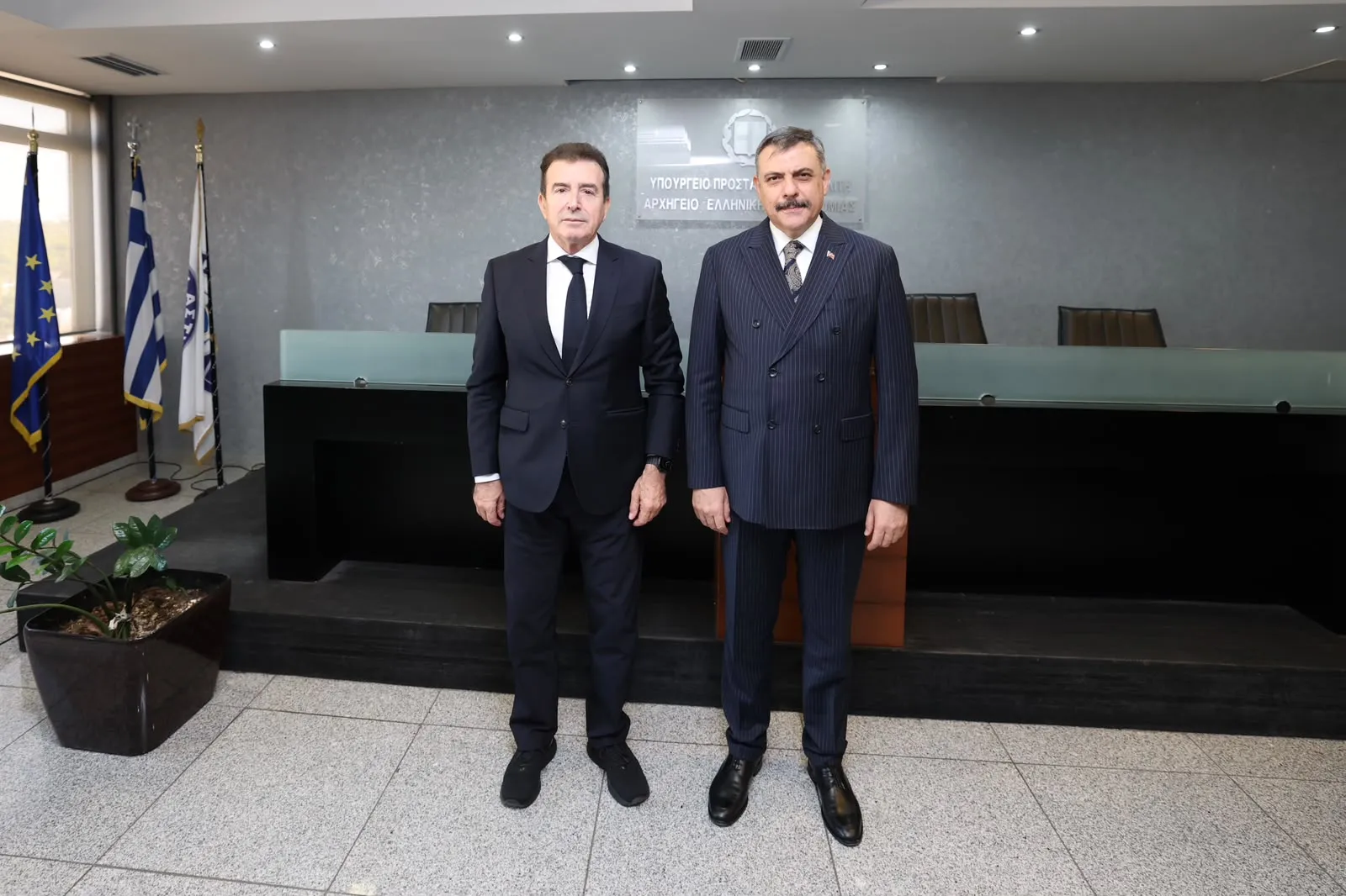 Atina'da kritik güvenlik zirvesi: Türkiye'den suçluların iadesi için net mesaj