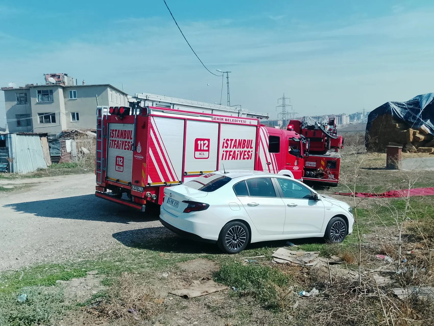 Silivri'de yürek yakan manzara: Ahır yangını sonrası besici çift hastanelik oldu
