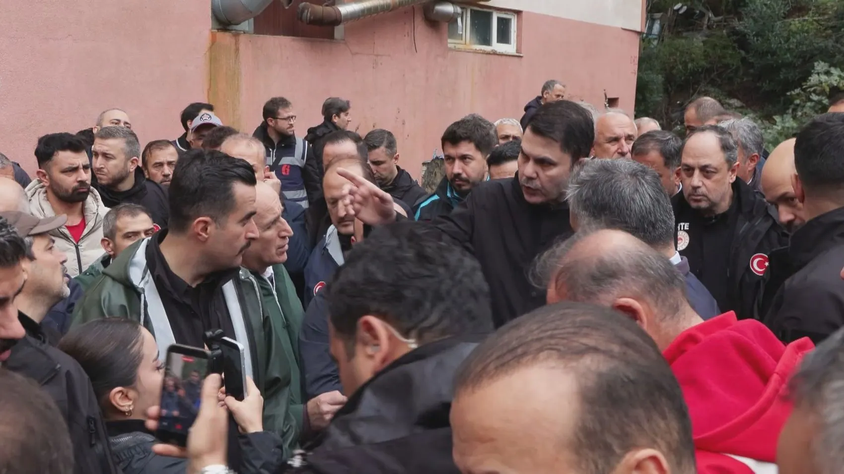 İstanbul'da 1942'den bu yana en büyük felaket: Dört kişi için umutlu bekleyiş sürüyor