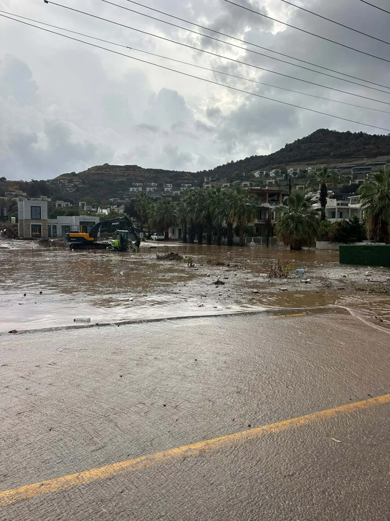 Bodrum'da kabus dolu saatler: Sağanak hayatı felç etti