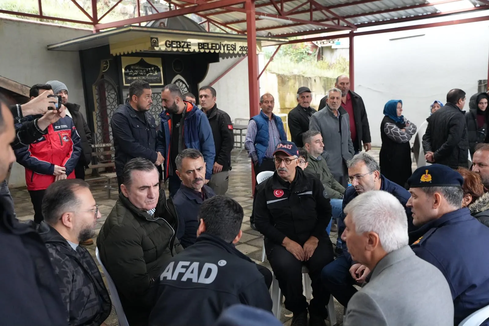 Gebze'de sel felaketi: Bir kişi hayatını kaybetti, kayıp vatandaş için seferberlik sürüyor