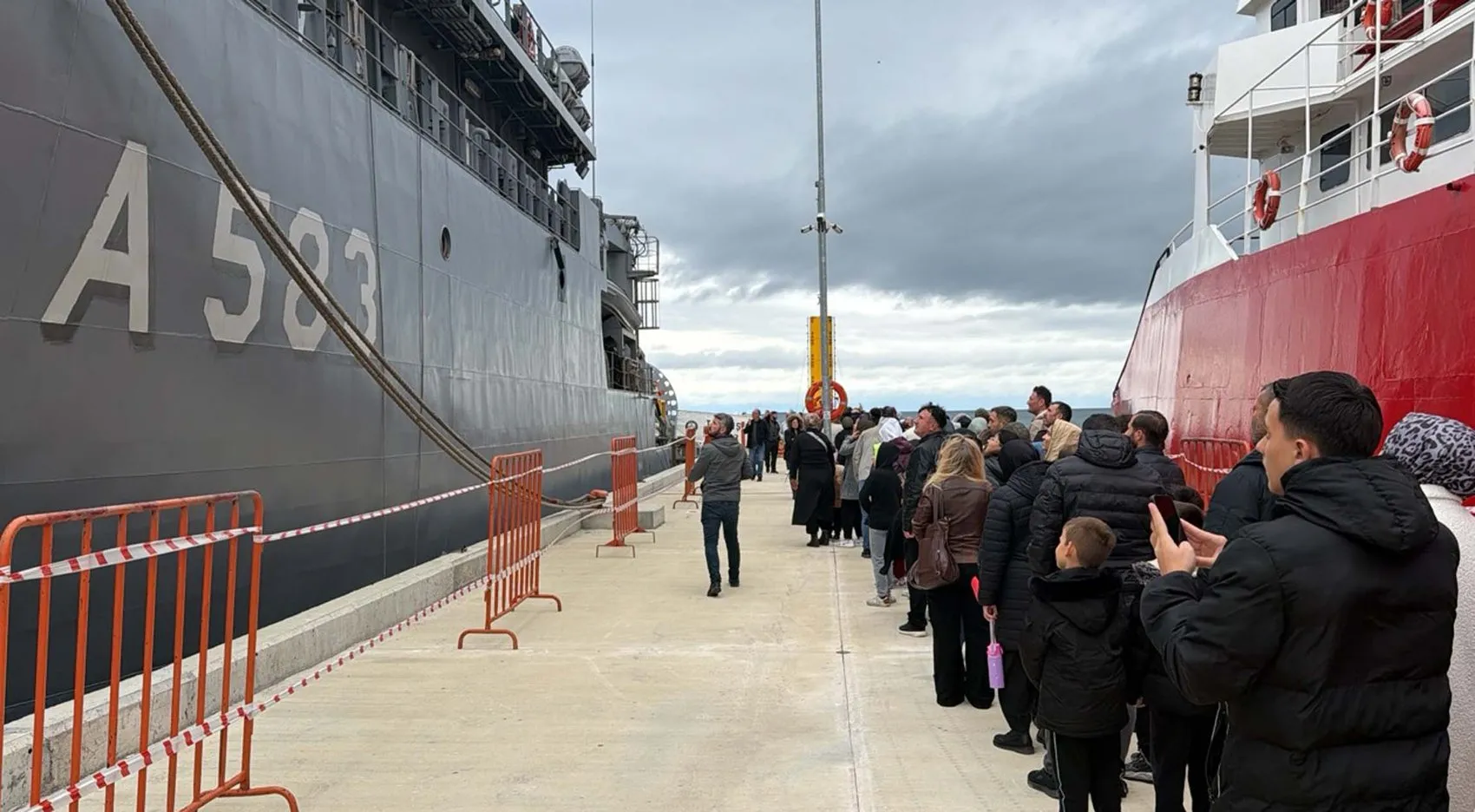 Tekirdağ limanında bayram coşkusu: TCG Işın vatandaşlarla buluştu