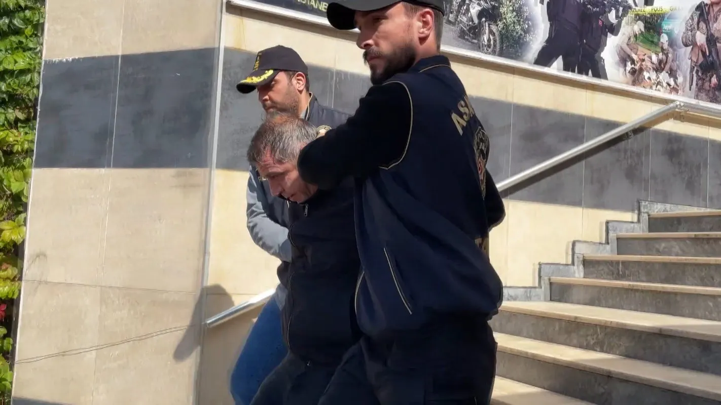 Dokuz yıllık kaçışın sonu: Akrabalarının kimliğiyle saklanan firari Bağcılar'da yakalandı