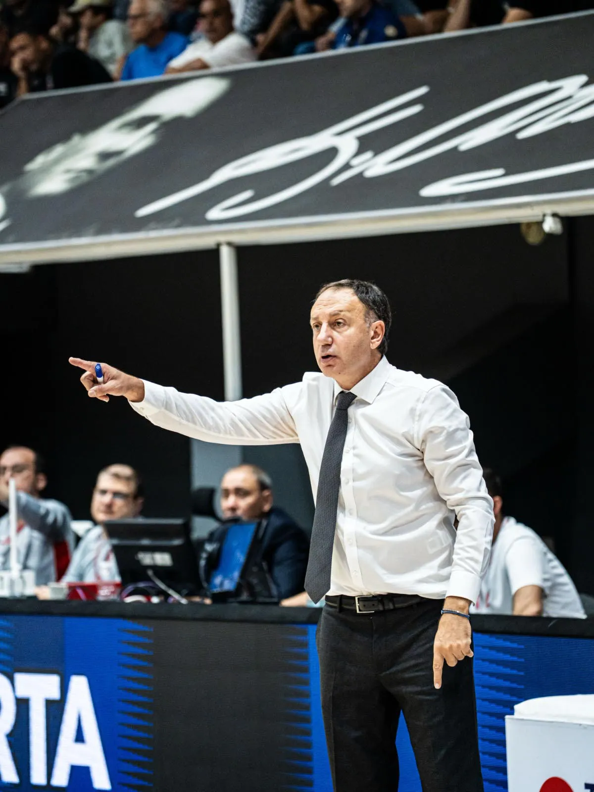 Enka Salonu'nda nefes kesen final: Petkimspor son saniyede yıkıldı
