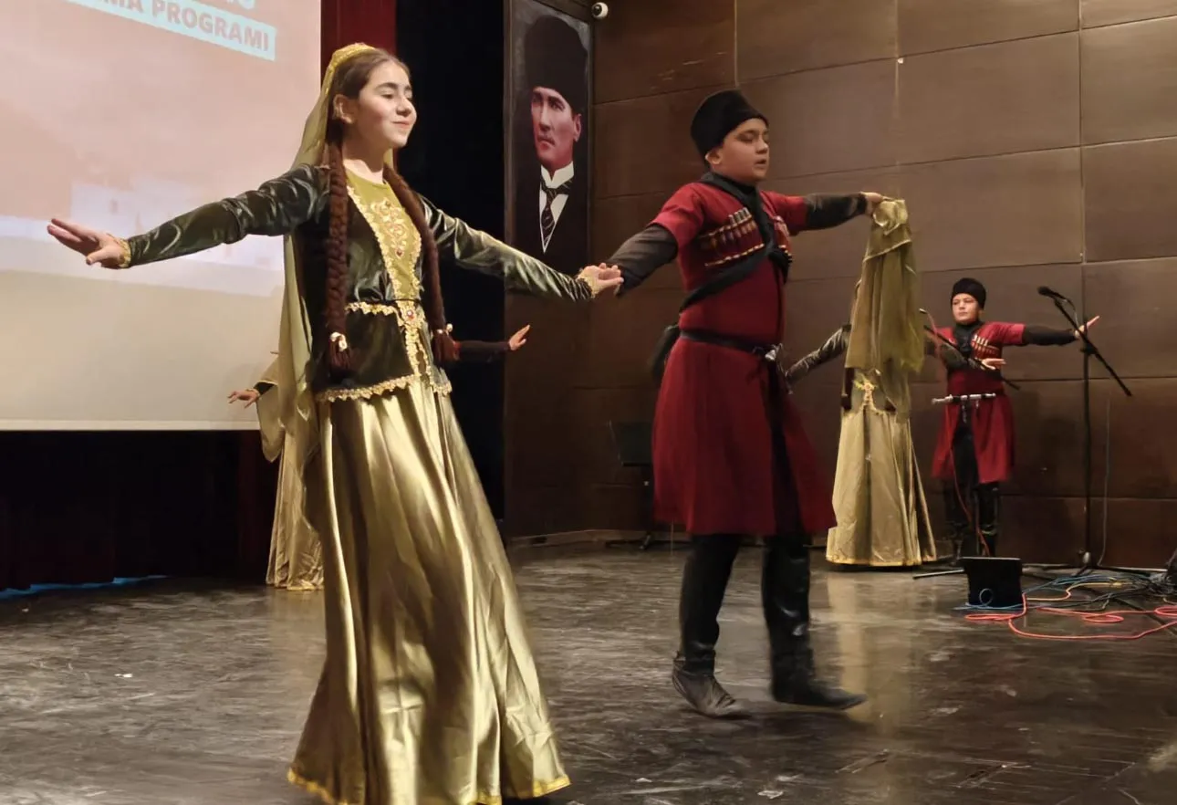 Serhat şehri Kars 106 yıl önce bugün yeniden doğdu: Tarihi zafer coşkuyla anıldı