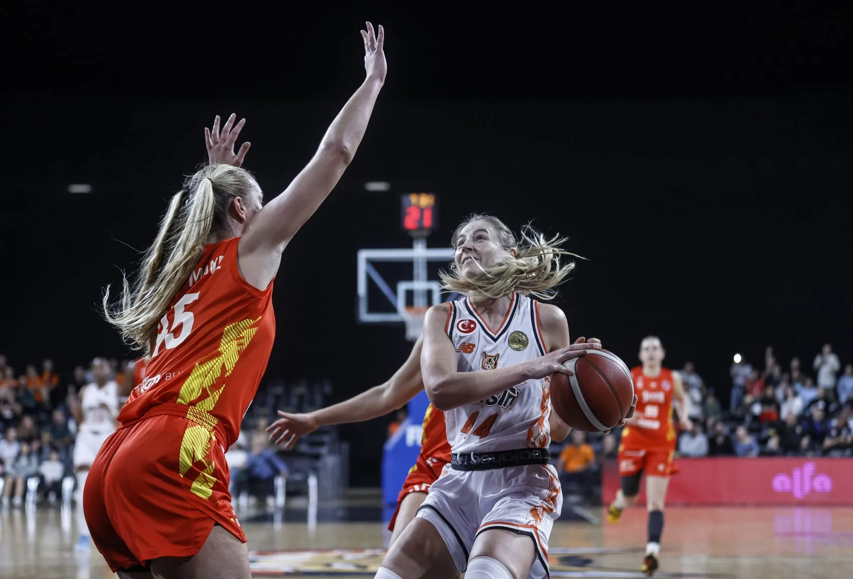 Servet Tazegül'de ÇBK Mersin Fırtınası: Polonya Ekibine Geçit Yok