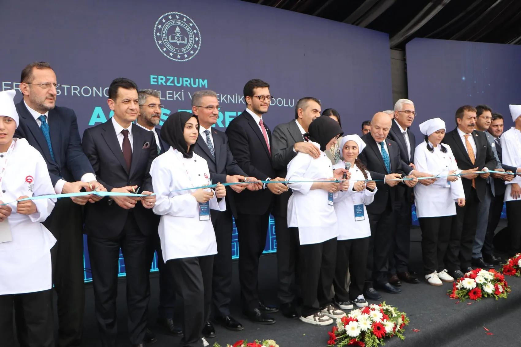 Erzurum'un tarihi kalbinde gastronomi devrimi: Kongre Binası çevresi turizm üssüne dönüşüyor
