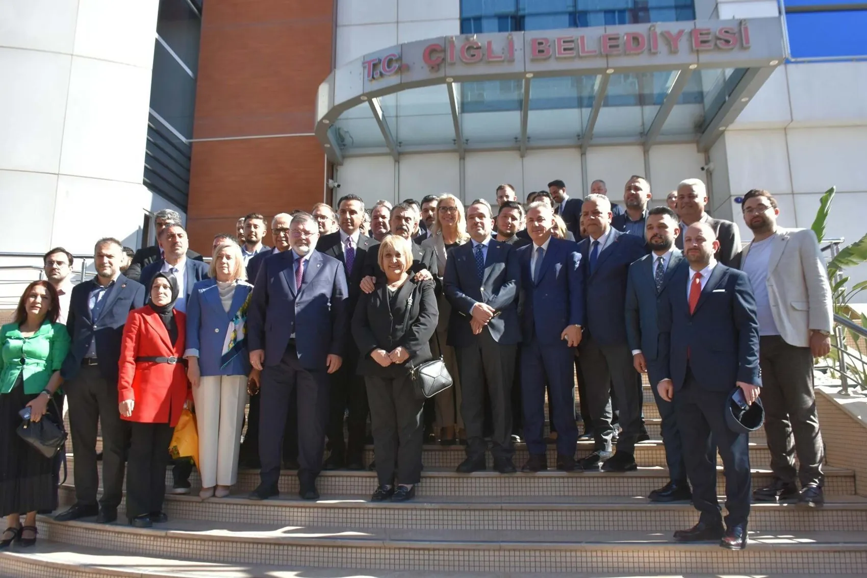 Gelecek nesillerin emaneti için eğitimde yeni dönem: Bakan Tekin İzmir'de açıkladı
