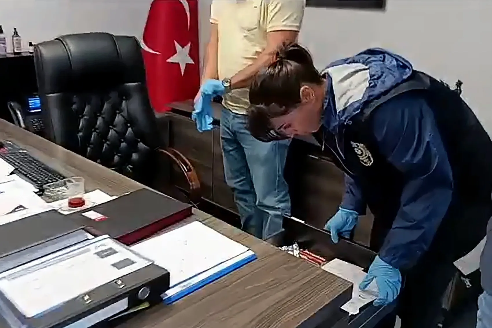 Mersin'de belediyelere yönelik dev operasyon: İki ilçe başkanı cezaevine gönderildi