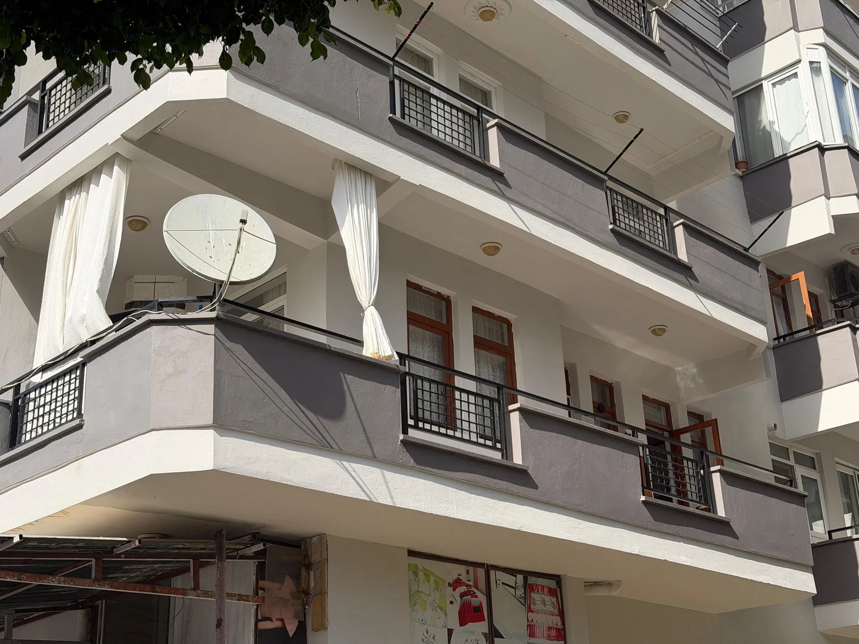 Alanya'da kan donduran aile dramı: Balkondan attığı kardeşinin ardından tetiği çekti