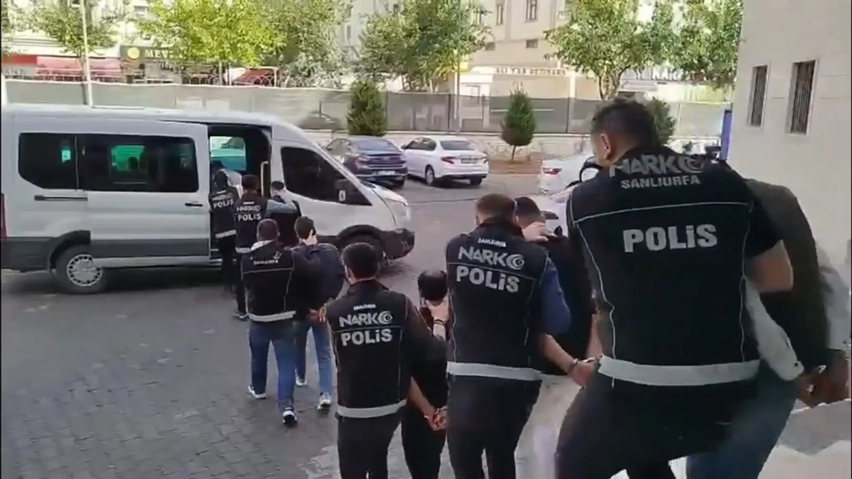 Şanlıurfa ve Birecik'te zehir tacirlerine ağır darbe: 13 kişi cezaevine gönderildi