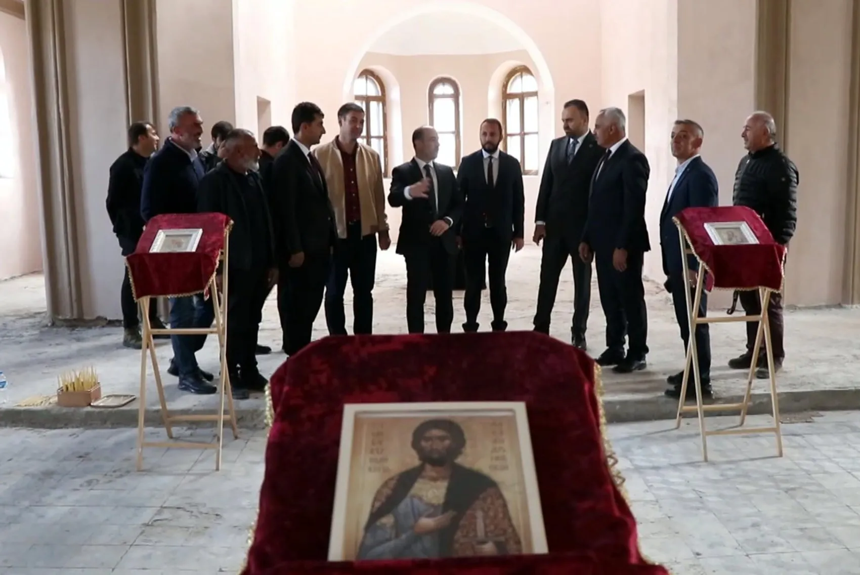 Erzurum'un tarihi Rus Kilisesi artık hiç uyumayacak: Kitap tutkunlarına 24 saat kapılarını açıyor