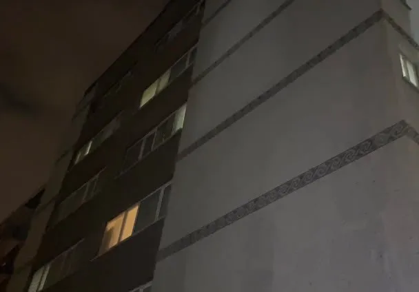 Bahçelievler'de gece yarısı paniği: 6 katlı otel alevlere teslim oldu