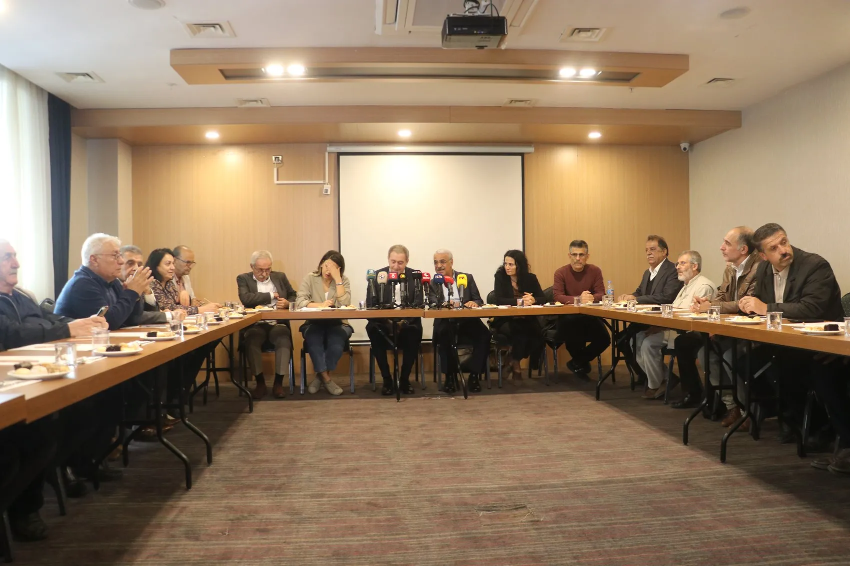 Bakırhan'dan kritik uyarı: Tarihi fırsatın ivmesi kayboluyor