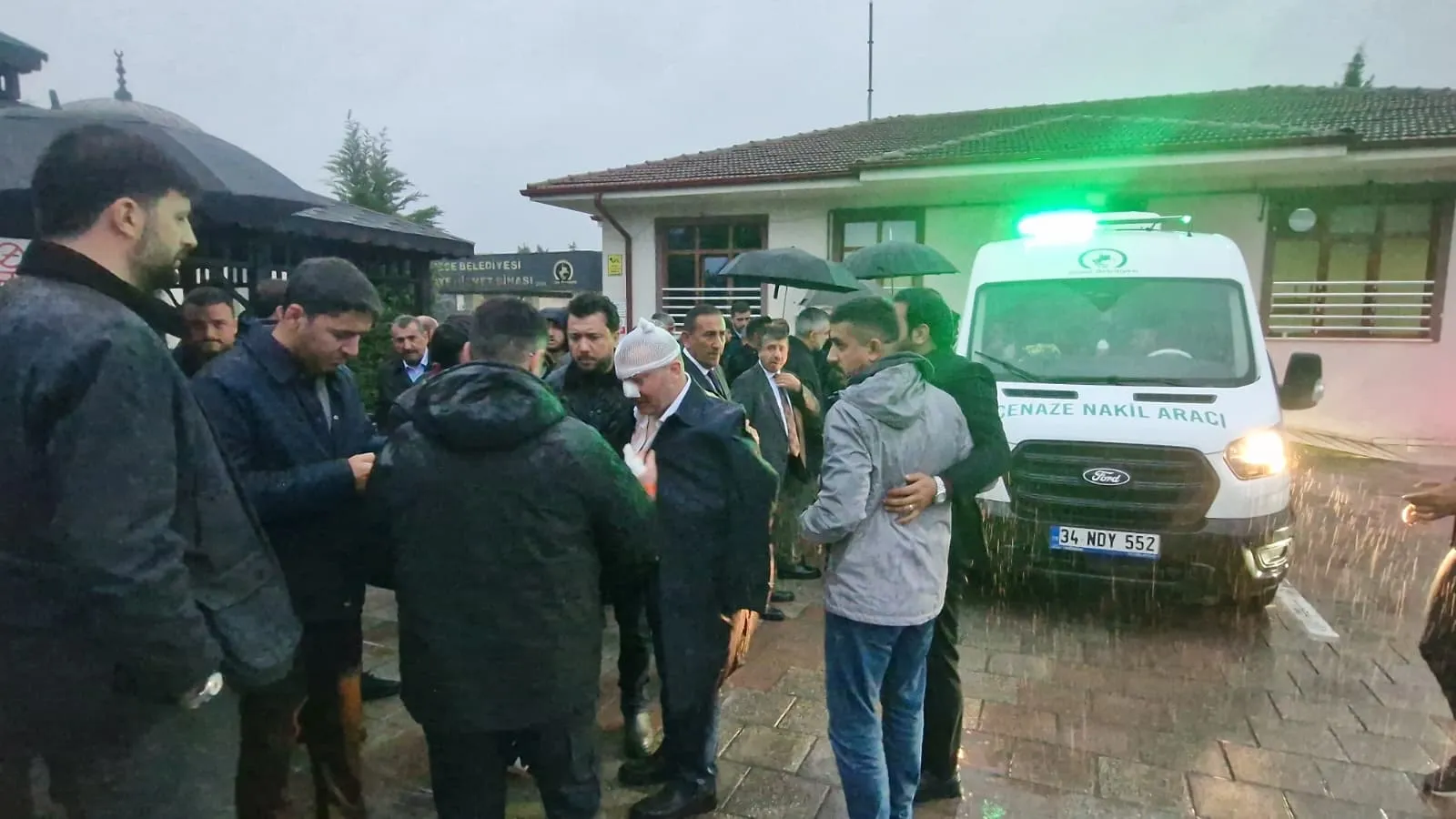 Üsküdar'ı yasa boğan kaza: Dündar Ziya Gültekin son yolculuğuna uğurlandı