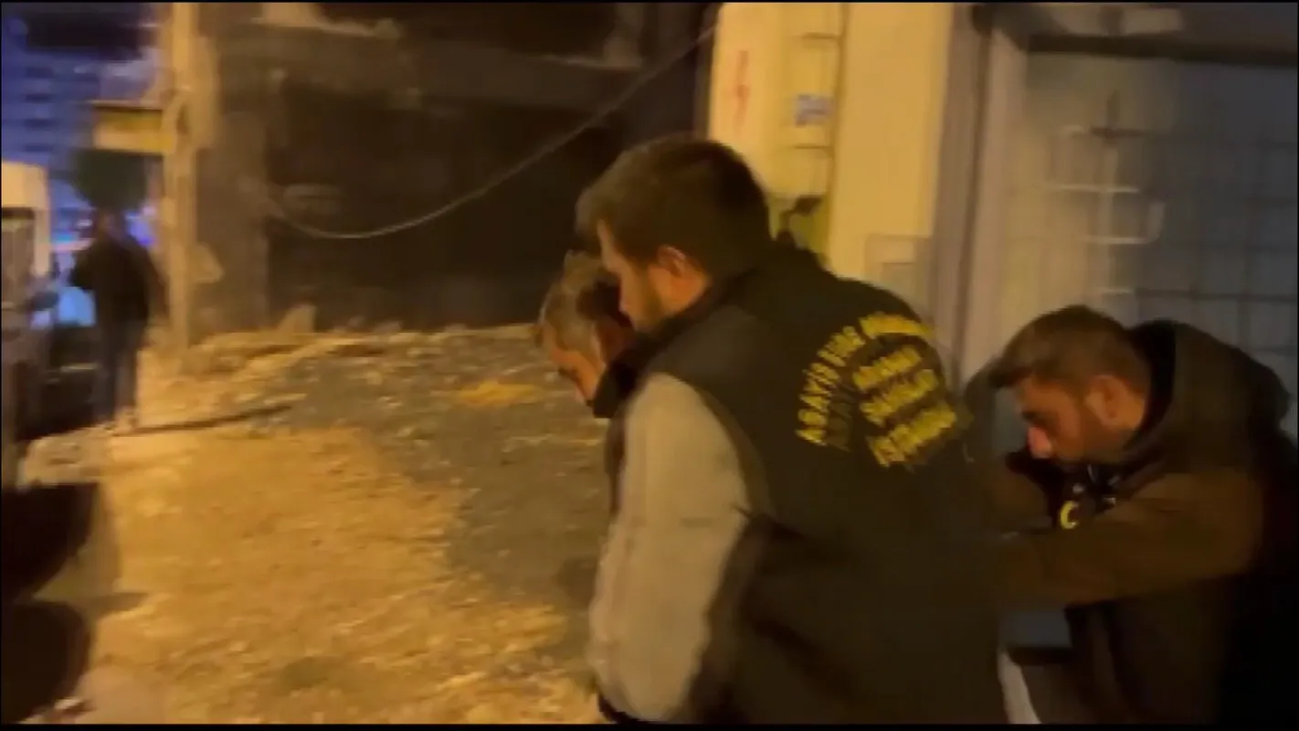 Dokuz yıllık kaçışın sonu: Akrabalarının kimliğiyle saklanan firari Bağcılar'da yakalandı
