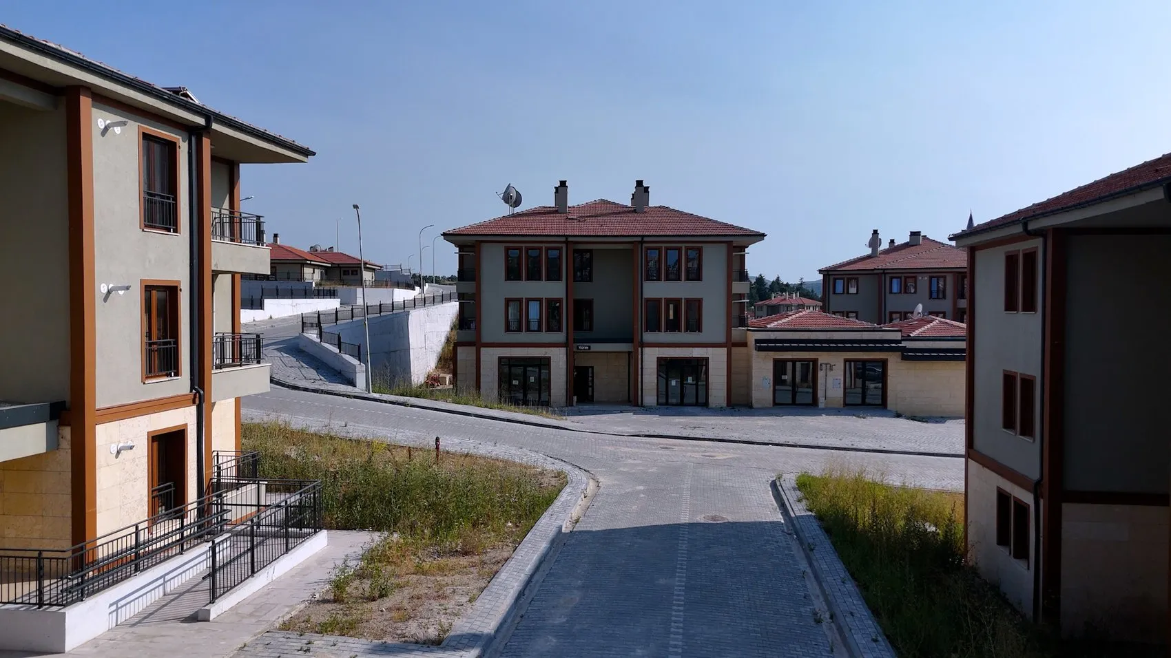 Kütahya'da dönüşümün yüzü güldü: Deprem korkusunu geride bırakan aileler yeni yuvalarında
