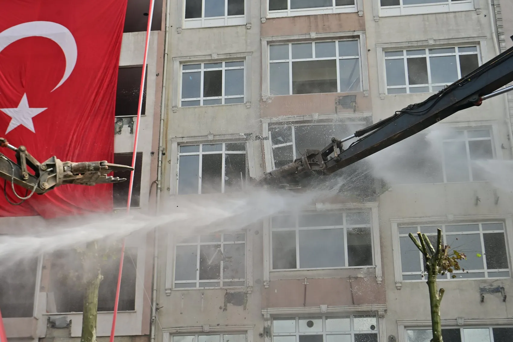 Bahçelievler'de 6 bininci yıkım: Deprem gerçeğine karşı devasa dönüşüm hamlesi