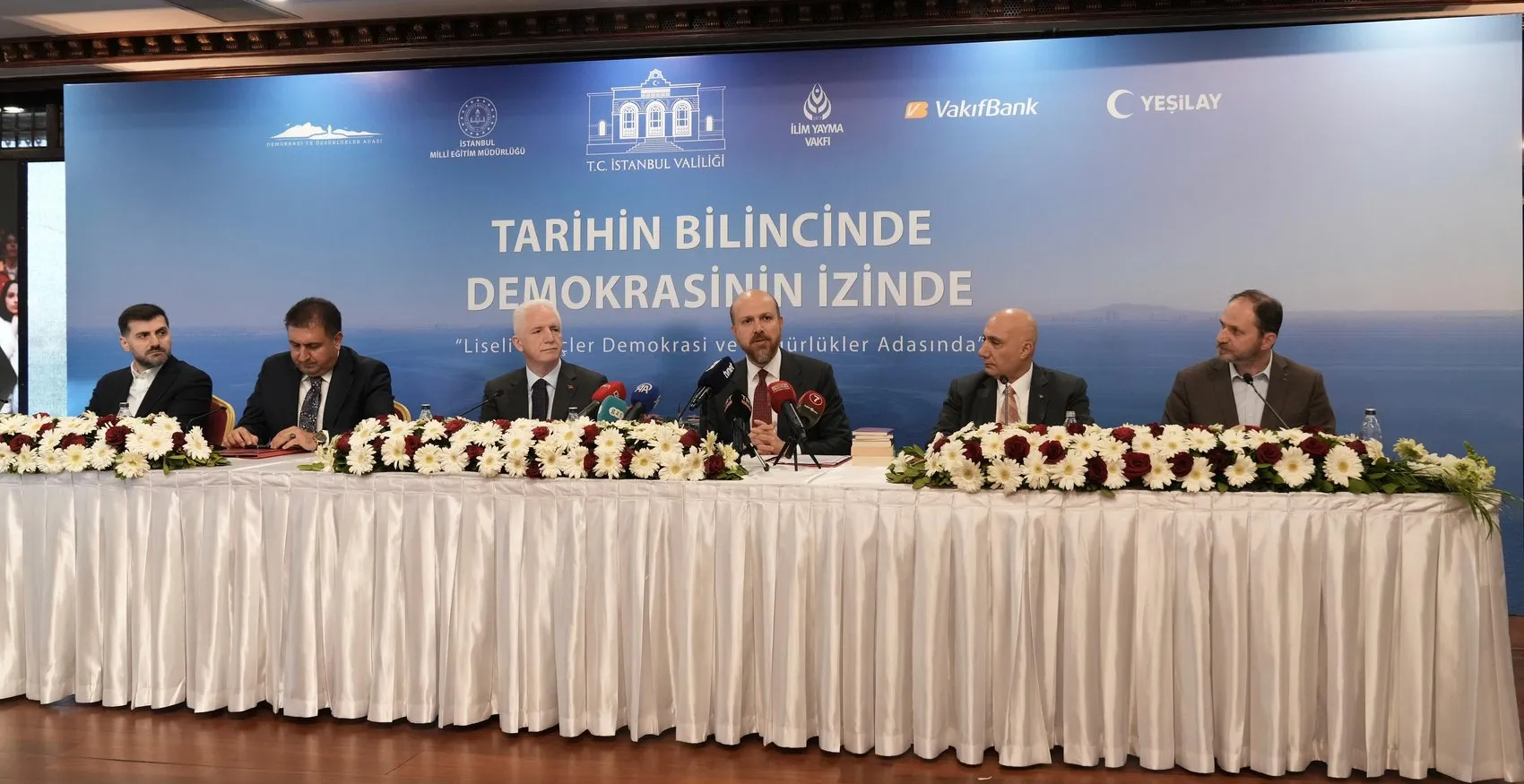 Gençlerin Tarih Yolculuğu Başlıyor: 20 Bin Öğrenci Demokrasi Adasına Taşınıyor