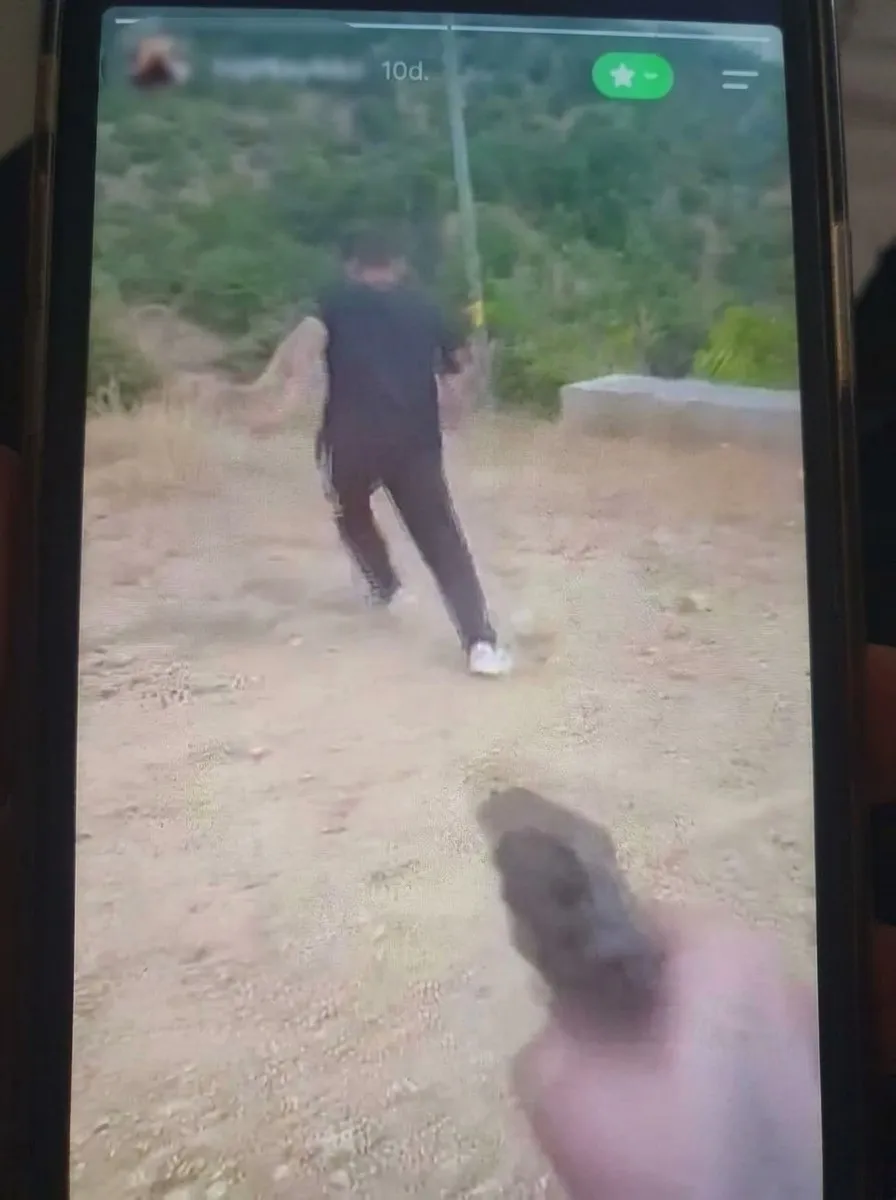 Sosyal medyada izlenme uğruna dehşet saçtı: Arkadaşlarını kurusıkı ile hedef aldı