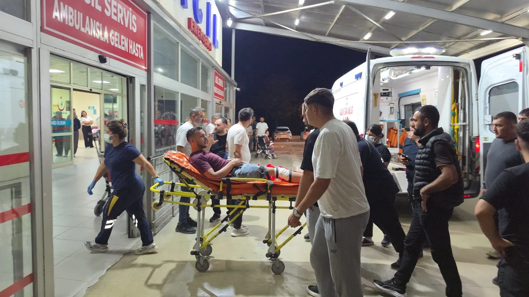 Kozan'da korku dolu anlar: Kasklı saldırgan evini bastı