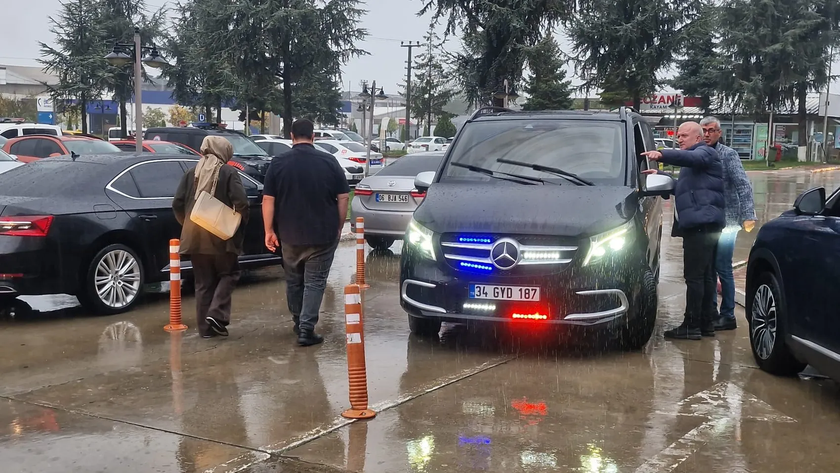 Üsküdar'ı yasa boğan acı veda: Dündar Ziya Gültekin son yolculuğuna uğurlanıyor