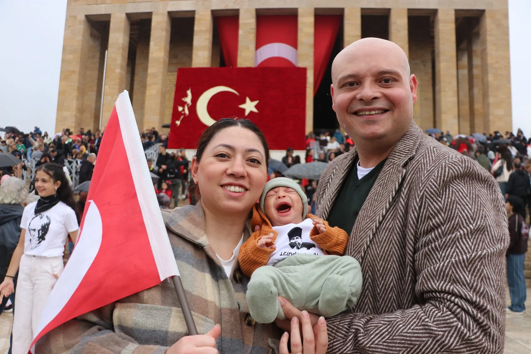 Başkentte sağanak yağmur bile engel olamadı: Anıtkabir'de 29 Ekim seli