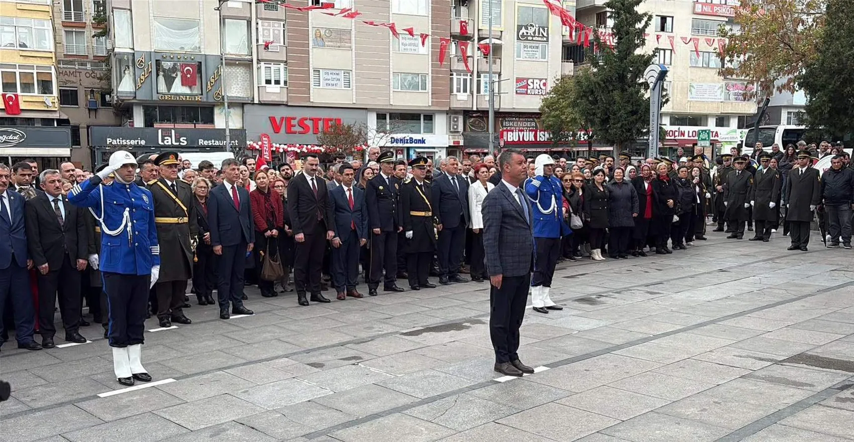 Trakya'da Cumhuriyet Coşkusu: Gençler Şehitlerin İzinde, Meydanlar Minnetle Doldu